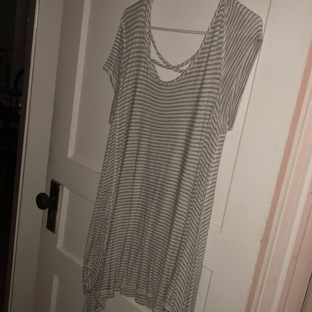 Short sleeved top.